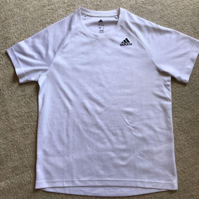 adidas(アディダス)のadidas アディダス Tシャツ S   スポーツ/アウトドアのトレーニング/エクササイズ(その他)の商品写真