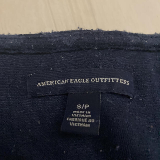 American Eagle(アメリカンイーグル)のトップス　アメリカンイーグル　アメリカンイーグルアウトフィッターズ　紺　ネイビー レディースのトップス(シャツ/ブラウス(長袖/七分))の商品写真