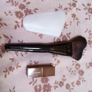 ローラメルシエ(laura mercier)のローラメルシエ＊LauraMercierグロウパウダーブラシ＊ミニリップused(チーク/フェイスブラシ)