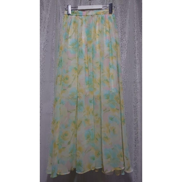 CECIL McBEE(セシルマクビー)の花柄ロングスカート　セシルマクビー レディースのスカート(ロングスカート)の商品写真