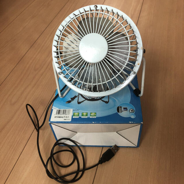 卓上扇風機 USB MINI FAN Lileng-815 スマホ/家電/カメラの冷暖房/空調(扇風機)の商品写真