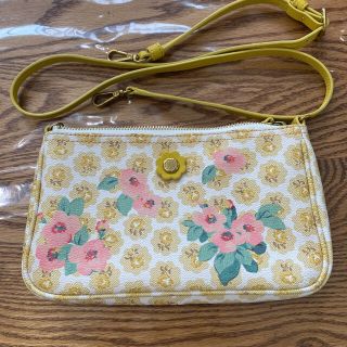 キャスキッドソン(Cath Kidston)の美品‼︎キャスキッドソン　ショルダーバック　ロース柄(ショルダーバッグ)