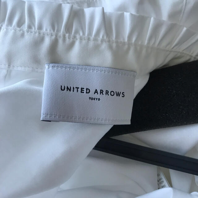 UNITED ARROWS(ユナイテッドアローズ)のユナイテッドアローズ　白ブラウス　36 レディースのトップス(シャツ/ブラウス(長袖/七分))の商品写真