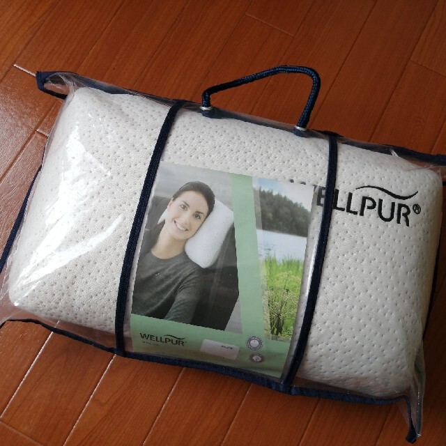 😄専用🌈31日まで🌈WELLPUR pillow インテリア/住まい/日用品の寝具(枕)の商品写真