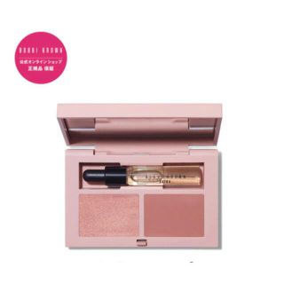 ボビイブラウン(BOBBI BROWN)の美品 ボビイブラウン ウラジョンソン コラボ チークパレット エスメ ハイライト(フェイスカラー)