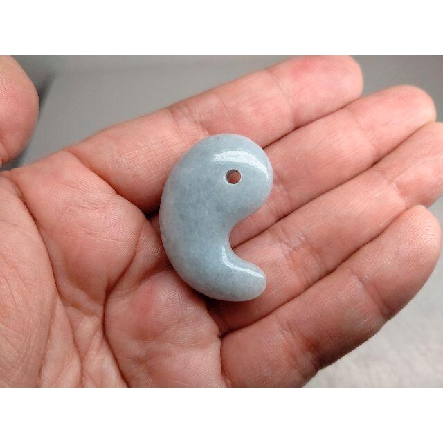 勾玉② 19g 翡翠 ヒスイ 翡翠原石 原石 鑑賞石 自然石 誕生石 鉱物 宝石