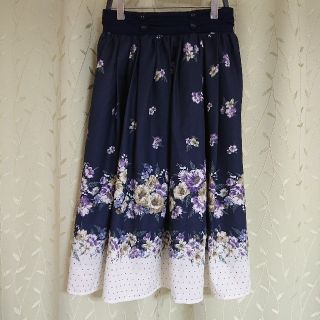 アクシーズファム(axes femme)のaxes femme 花柄×ドットスカート(ひざ丈スカート)