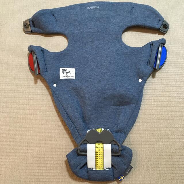 BABYBJORN(ベビービョルン)のベビーキャリアミニ キッズ/ベビー/マタニティの外出/移動用品(抱っこひも/おんぶひも)の商品写真