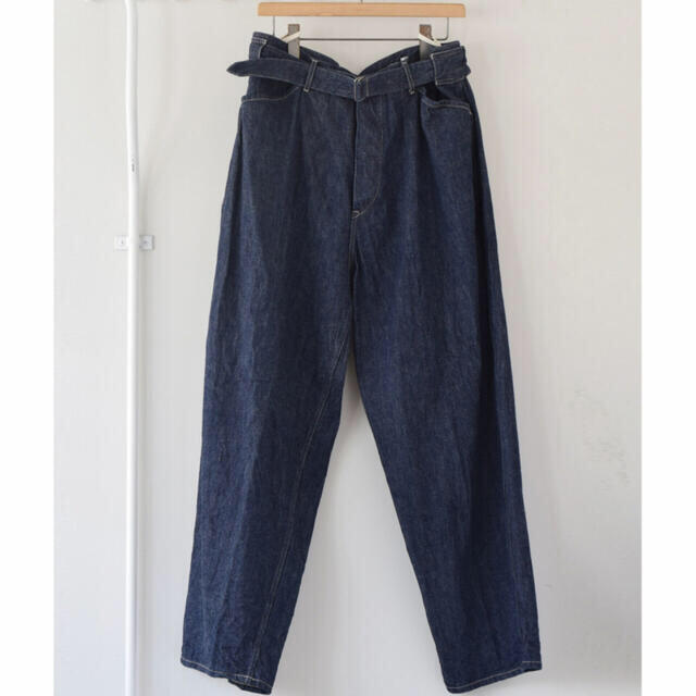 COMOLI(コモリ)の【21AW/新品】comoli ベルテッド デニム パンツ サイズ 1 メンズのパンツ(デニム/ジーンズ)の商品写真