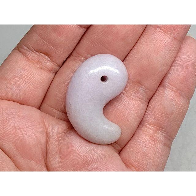 勾玉⑥ 20g 翡翠 ヒスイ 翡翠原石 原石 鑑賞石 自然石 誕生石 鉱物 宝石