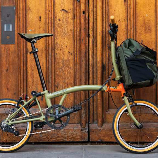 BROMPTON(ブロンプトン)のSchwalbe Marathon Racer tanwall brompton スポーツ/アウトドアの自転車(パーツ)の商品写真