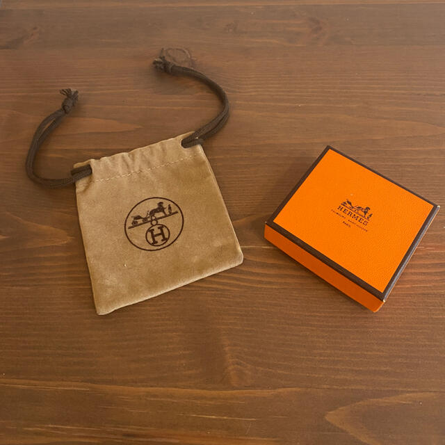 Hermes(エルメス)のHERMES リングケース　保存袋　小箱 レディースのバッグ(ショップ袋)の商品写真