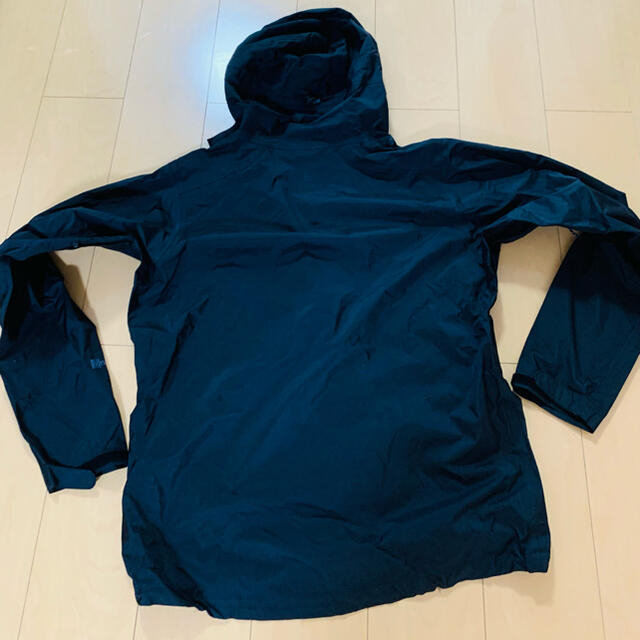 patagonia(パタゴニア)のPatagonia マウンテンパーカー　ブラック　Ｌサイズ メンズのジャケット/アウター(マウンテンパーカー)の商品写真