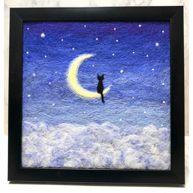 羊毛フェルト  刺繍 絵   夜空 月と猫 ハンドメイドのインテリア/家具(アート/写真)の商品写真