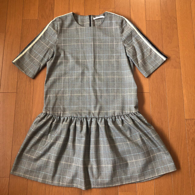 ZARA(ザラ)のZARA ワンピース　0 キッズ/ベビー/マタニティのキッズ服女の子用(90cm~)(ワンピース)の商品写真