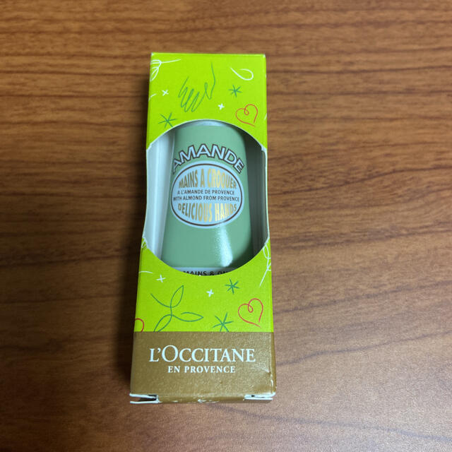 L'OCCITANE(ロクシタン)のロクシタン アーモンド ADハンドクリーム 10ml コスメ/美容のボディケア(ハンドクリーム)の商品写真