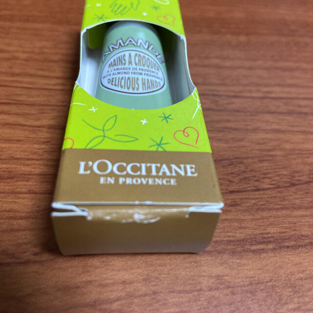 L'OCCITANE(ロクシタン)のロクシタン アーモンド ADハンドクリーム 10ml コスメ/美容のボディケア(ハンドクリーム)の商品写真