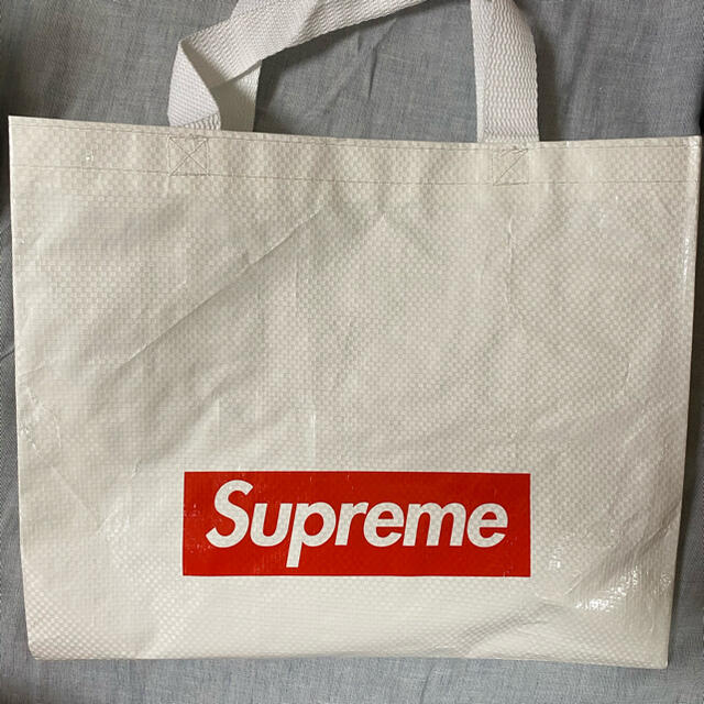 Supreme(シュプリーム)の30サイズ Nas and DMX Collage Denim Chore メンズのジャケット/アウター(Gジャン/デニムジャケット)の商品写真