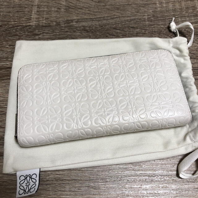 美品 ロエベ リピート アナグラム ラウンドファスナー長財布 レザー