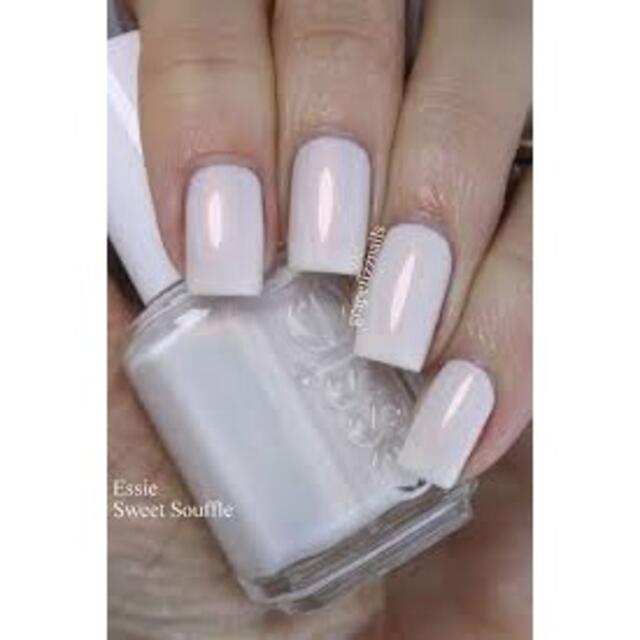 おまとめ致しました♪ Essie sweet Soufflé