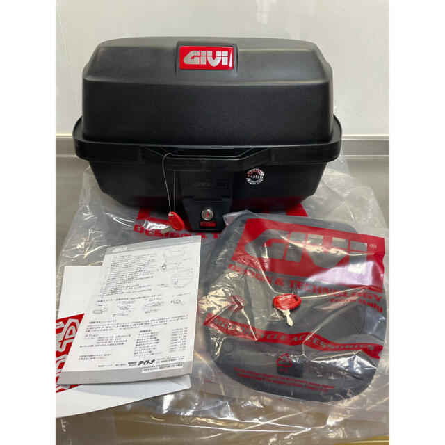 GIVI ジビ トップ モノロック ケース E20N ベース付 並行輸入 39L