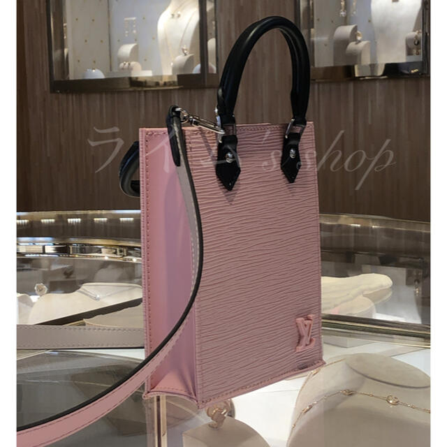 LOUIS VUITTON(ルイヴィトン)のLOUIS VUITTON ヴィトン  ミニバッグ エピ ピンク レディースのバッグ(ショルダーバッグ)の商品写真