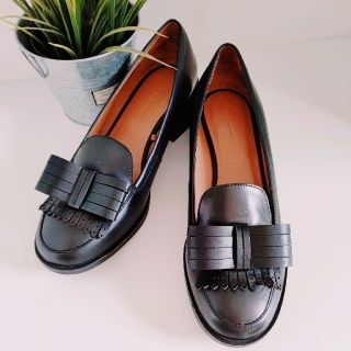 ザラ(ZARA)のSize39ZARAリボンローファ―(ローファー/革靴)