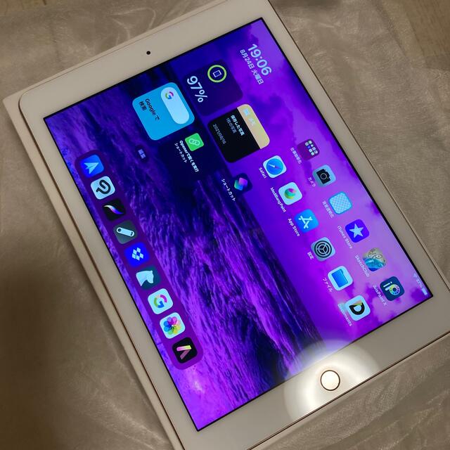 iPad (第5世代)9.7インチ Retinaディスプレイ 32GB Wi-…