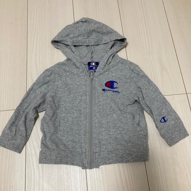 Champion(チャンピオン)のパーカー　80 キッズ/ベビー/マタニティのベビー服(~85cm)(ジャケット/コート)の商品写真