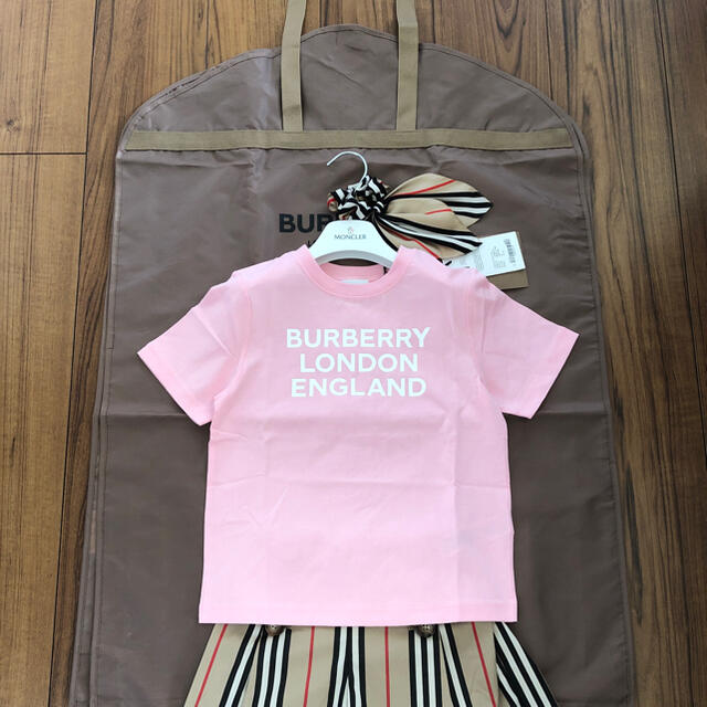 BURBERRY(バーバリー)の【お取置き中】バーバリーチルドレン Tシャツ 6Y キッズ/ベビー/マタニティのキッズ服女の子用(90cm~)(Tシャツ/カットソー)の商品写真