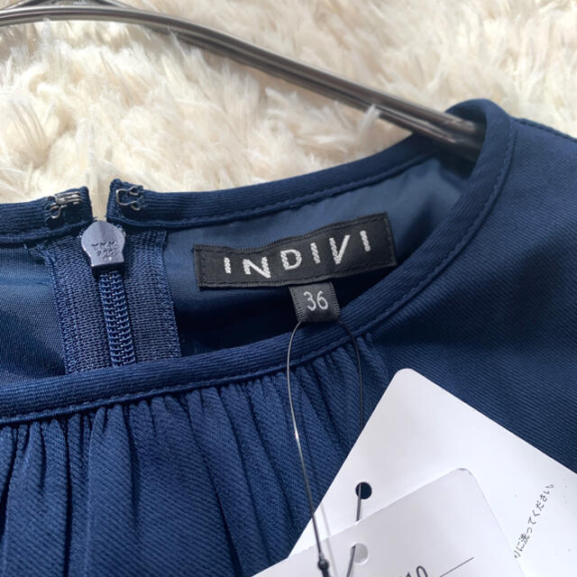 INDIVI(インディヴィ)の【タグ付き未使用】INDIVI インディヴィ ロング ワンピース タック 紺 レディースのワンピース(ロングワンピース/マキシワンピース)の商品写真