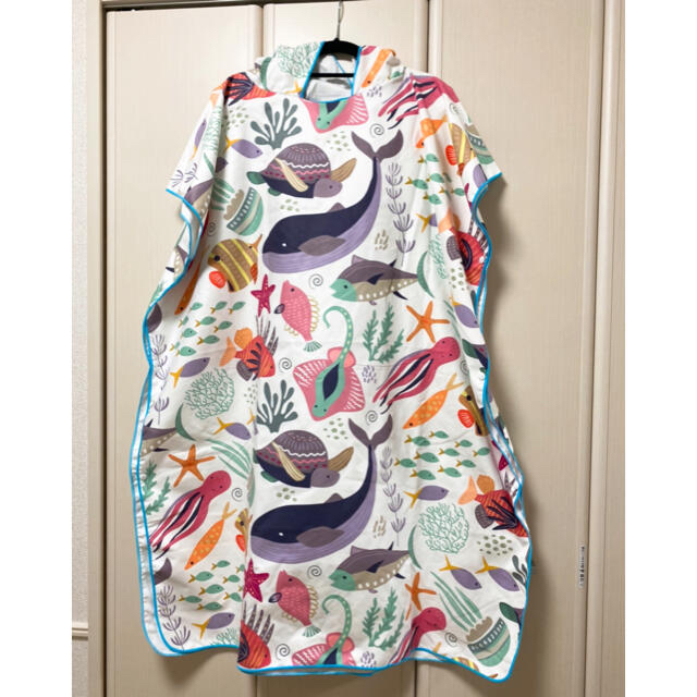 ★ビーチポンチョ　サーフポンチョ レディースのジャケット/アウター(ポンチョ)の商品写真