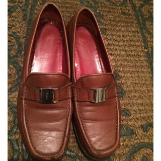 サルヴァトーレフェラガモ(Salvatore Ferragamo)のフェラガモ 革靴(ローファー/革靴)