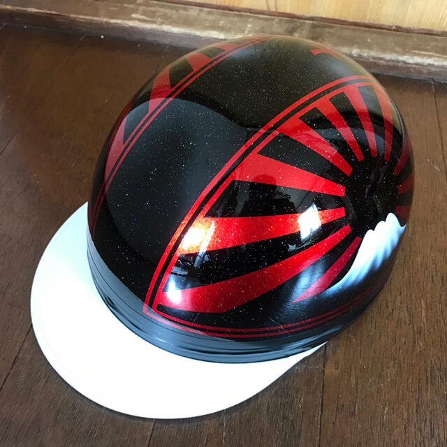 7色ラメ 赤黒 富士日章 コルク半 ヘルメットの通販 by 7色ラメ 赤黒 富士日章 コルク半 ヘルメットの通販 by