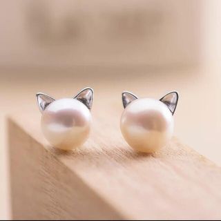 L5  スタッドピアス　シェルパール　S925　猫　かわいい(ピアス)