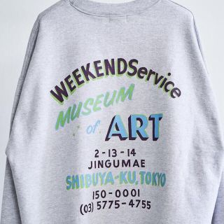 コモリ(COMOLI)のWEEKEND Service MUSEUM of ART  スウェット グレー(スウェット)