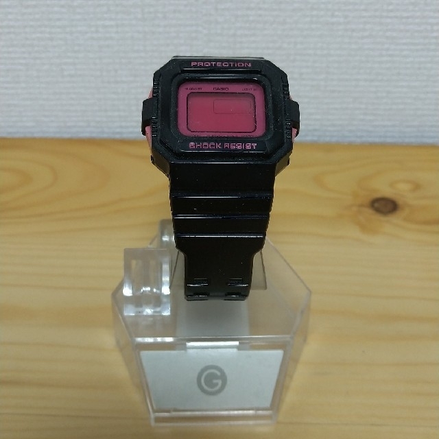 G-SHOCK(ジーショック)のgショックミニ（ブラックピンク） メンズの時計(腕時計(デジタル))の商品写真