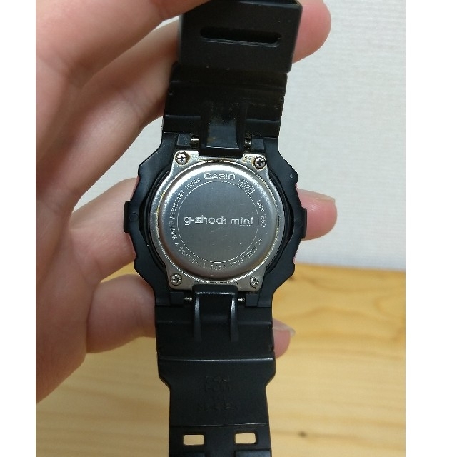 G-SHOCK(ジーショック)のgショックミニ（ブラックピンク） メンズの時計(腕時計(デジタル))の商品写真
