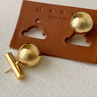 マルニ MARNI 20AW ピアス フラワー 花 UNI 白 ホワイト