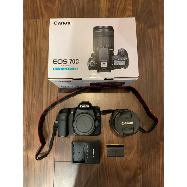 【美品】 Canon - Canon EOS 70D(W)  EF-S 18-135 IS STM Kit デジタル一眼