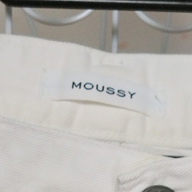 moussy(マウジー)のMOUSSY  マウジー レディース ダメージ デニム ジーンズ レディースのパンツ(デニム/ジーンズ)の商品写真