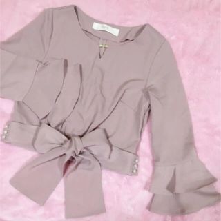 トッコ(tocco)のtocco closet パールリボンフリルブラウス(シャツ/ブラウス(長袖/七分))