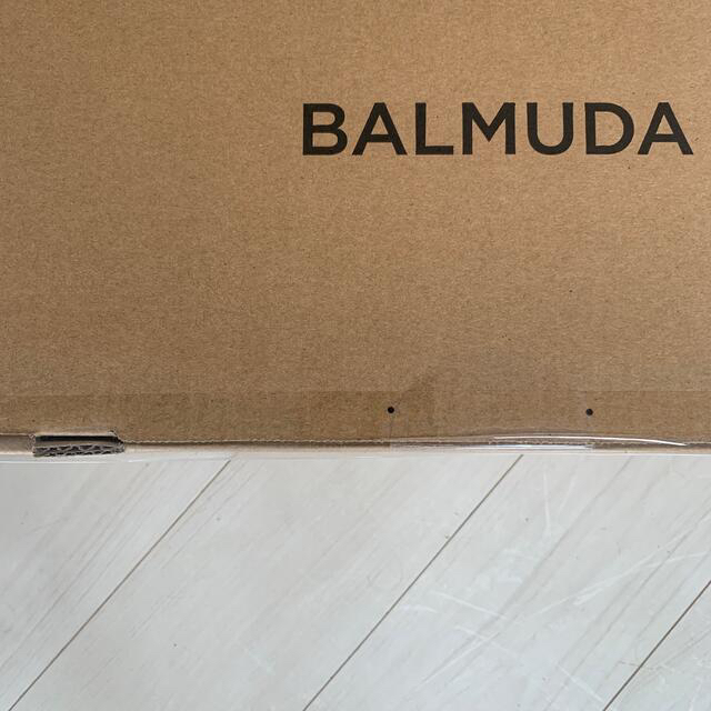BALMUDA(バルミューダ)の※送料込！　バルミューダ　BALMUDA ハンディ　掃除機　ブラック スマホ/家電/カメラの生活家電(掃除機)の商品写真
