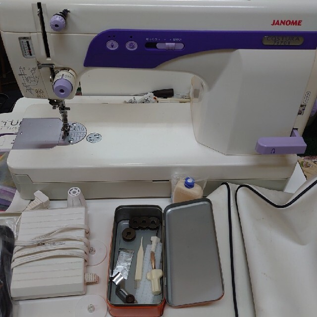 14×2本ポータブル職業用ミシン　JANOME COSTURA　767DB