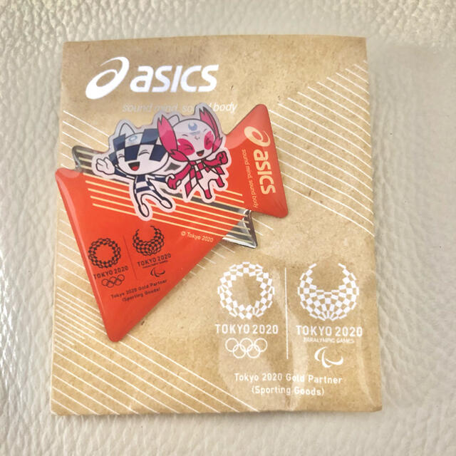 asics(アシックス)の東京2020 アシックス ピンバッジ (オリンピック パラリンピック) エンタメ/ホビーのアニメグッズ(バッジ/ピンバッジ)の商品写真