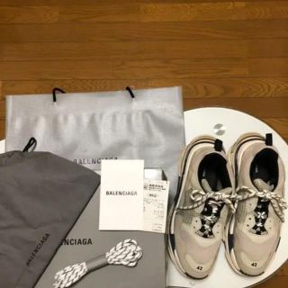 バレンシアガ(Balenciaga)のBALENCIAGA トリプルS 42(スニーカー)