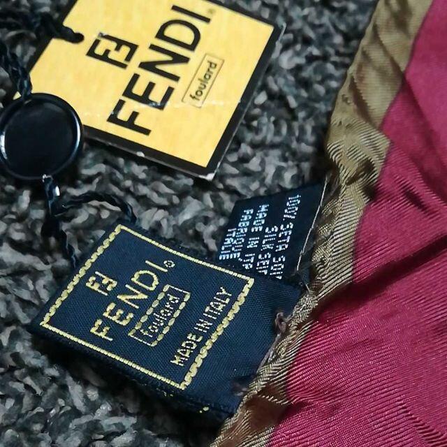 FENDI(フェンディ)の未使用品　　フェンディ　　シルク　ロゴマークスカーフ レディースのファッション小物(バンダナ/スカーフ)の商品写真