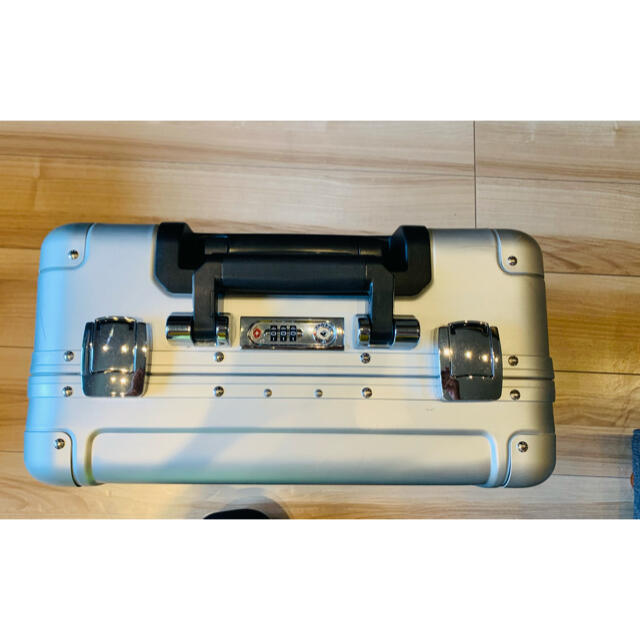 ZERO HALLIBURTON(ゼロハリバートン)のゼロハリバートン　スーツケース メンズのバッグ(トラベルバッグ/スーツケース)の商品写真