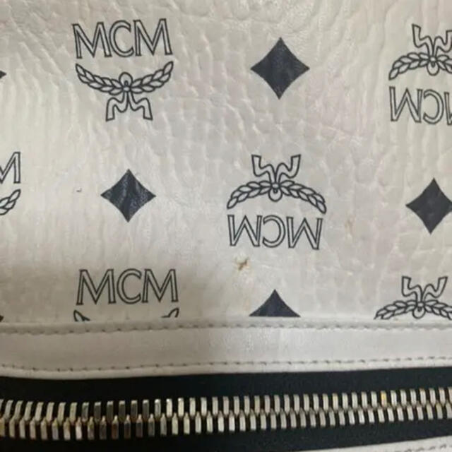 MCM(エムシーエム)のMCM 白 リュック  レディースのバッグ(リュック/バックパック)の商品写真