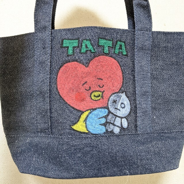 防弾少年団(BTS)(ボウダンショウネンダン)の♥ひまわり様専用💜BTS TATA BT21 ペイントバッグ等3点💜テテタタ レディースのバッグ(ハンドバッグ)の商品写真